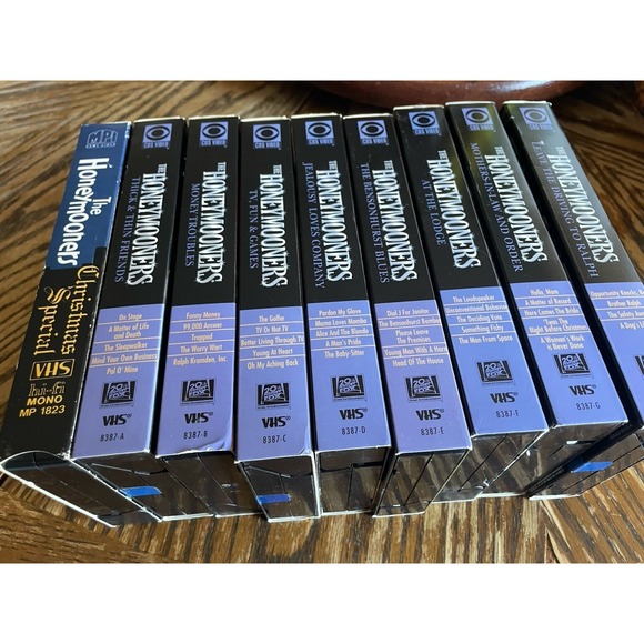 The Honeymooners ~ The Classic 39: Collection VHS, 1996, 8-Tape Set CBS - Picture 3 of 16